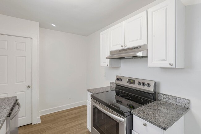 Building Photo - 450 S Terrace Ave