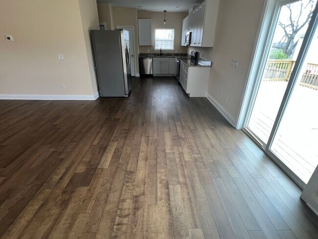 Building Photo - Stunning, Modern 4-Bed / 2.5-Bath Home for Rent – Less Than 20 Minutes to Downtown!