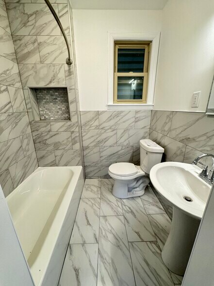 Bathroom - 42 Alder St