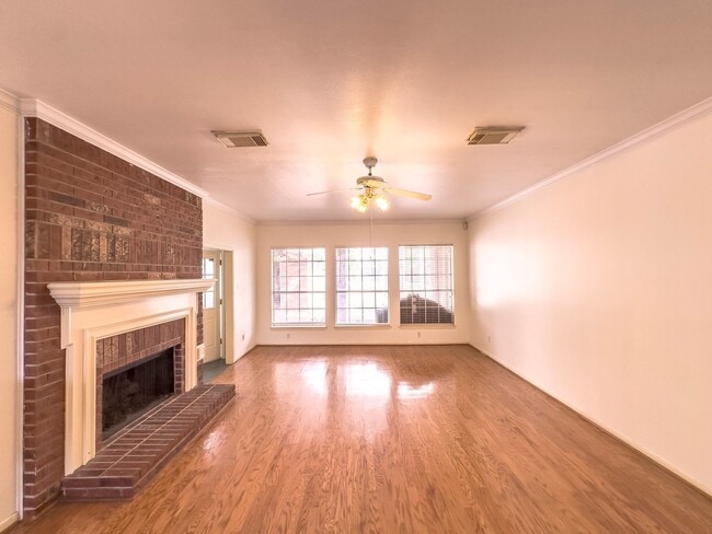 Building Photo - 16714 Colony Terrace Dr
