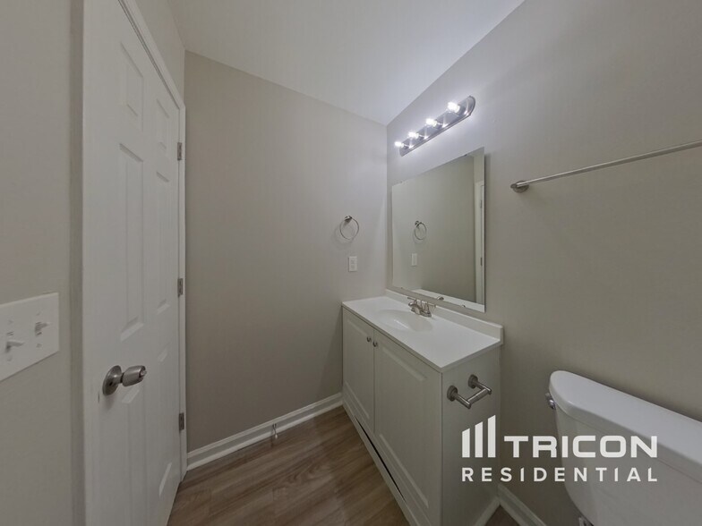 Building Photo - 5434 Peachwood Dr