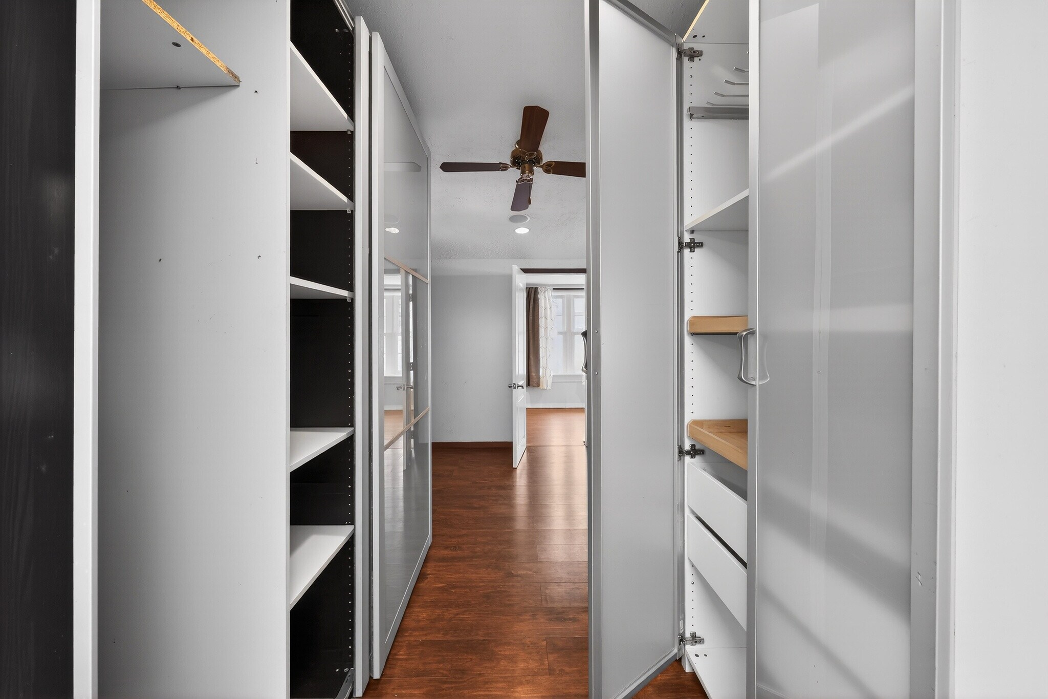 Building Photo - 615 Monroe Tpke