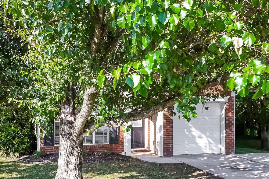 Building Photo - 2728 Wingdale Dr