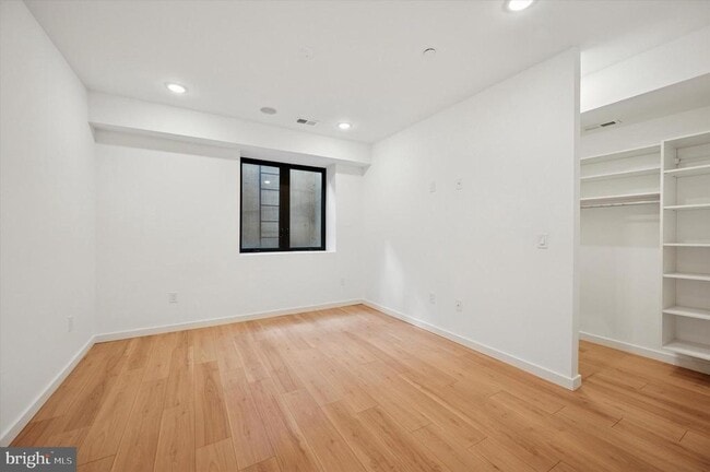 Building Photo - 871 N 20th St