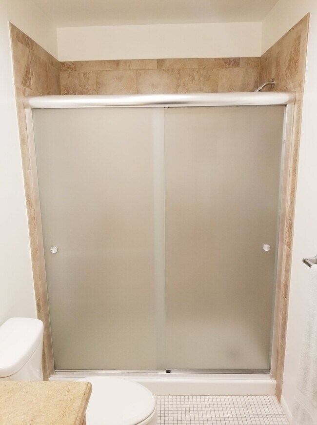Shower - 3 Andover Ct