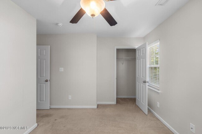 Building Photo - 9005 Banister Loop