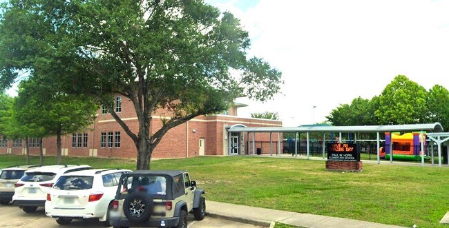 Building Photo - 501 Wilmington Dr