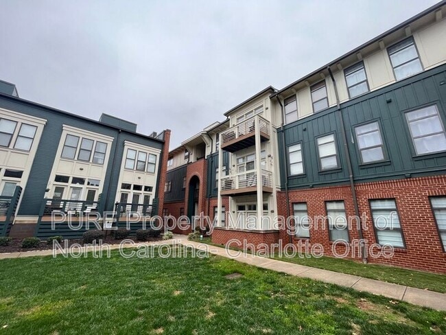 Building Photo - 462 New Bern Station Ct