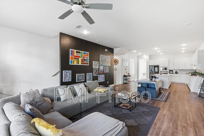 Building Photo - 8132 Bromley Dr