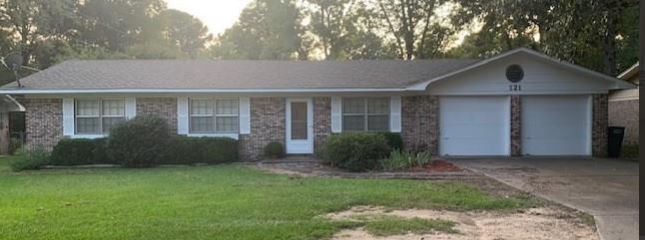 Building Photo - 121 Shamrock Dr