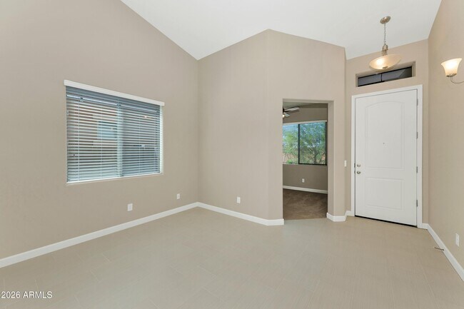 Building Photo - 1611 N Hillcrest