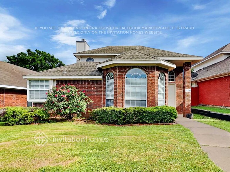 Primary Photo - 726 W Willow Oak Dr