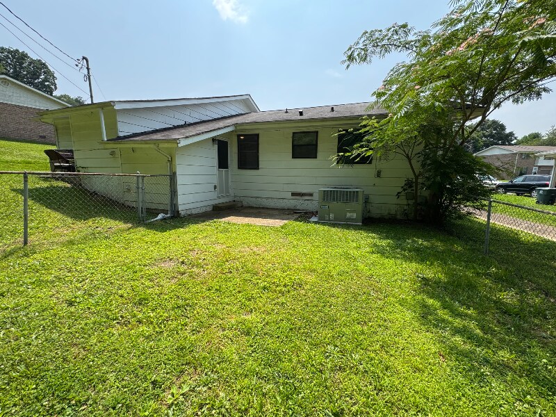 Building Photo - 4706 Metro Park Ln