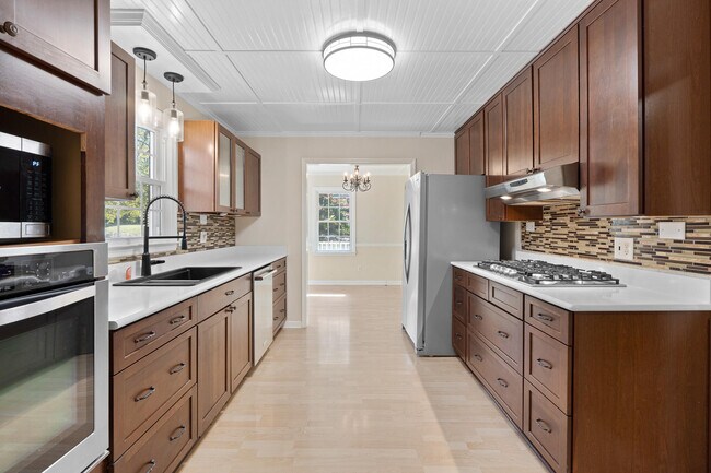 Building Photo - 315 Rabun Valley Ln