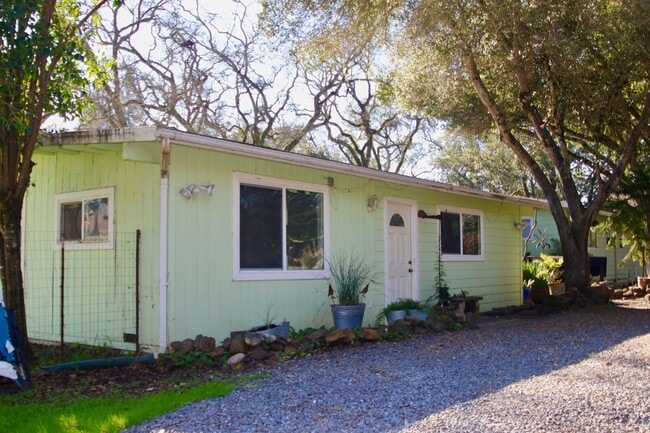 Building Photo - 2 Bedroom 1 bath - Bennett Valley