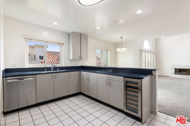 Building Photo - 1010 California Ave