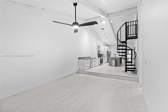 Building Photo - 10250 Oleander Ct