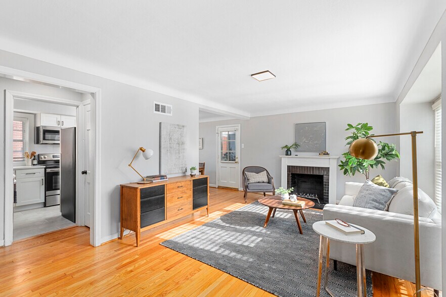 The Square on Mcknight 800 N McKnight Rd Saint Louis MO 63132