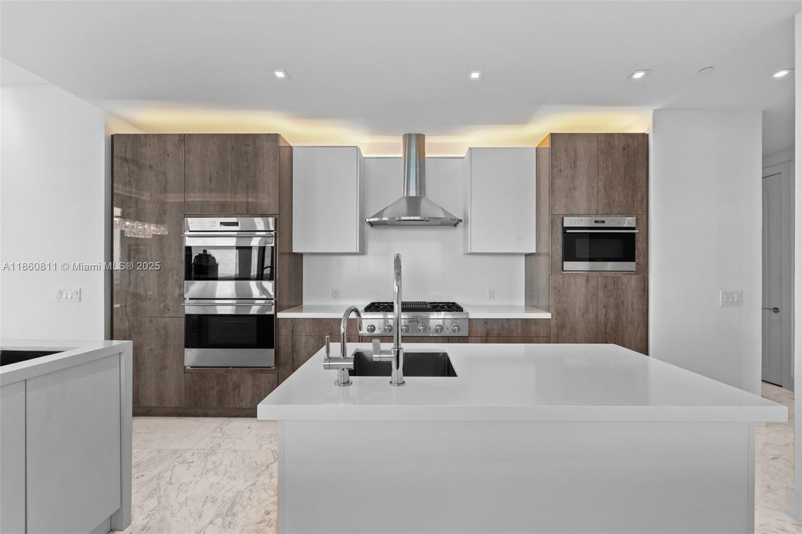 Building Photo - 10295 Collins Ave