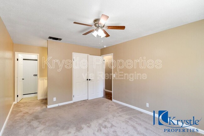 Building Photo - 225 Millbrook Way