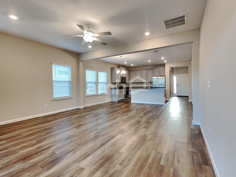 Building Photo - 151 Hemlock Point
