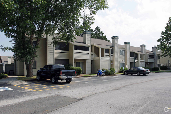 Front of Apartments - Cedar Lake Apartments