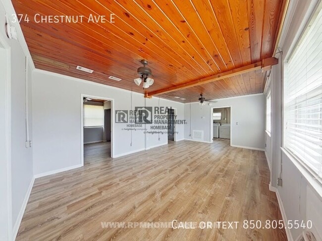 Building Photo - 374 Chestnut Ave E
