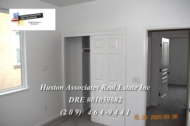 Building Photo - 5953 Pebblestone Way