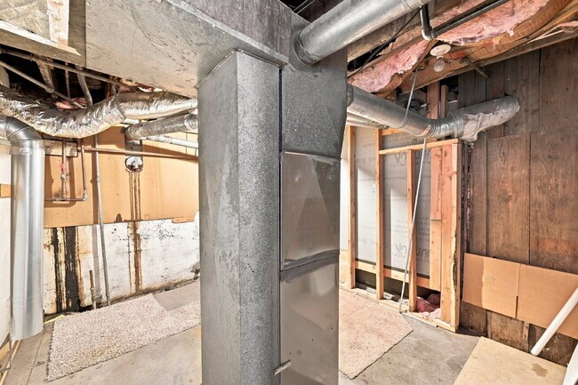 Building Photo - $1,595.95 with $300 Off The First Month's Rent, 2 Beds - 1 Bath, Duplex in Denver with Window A/C!