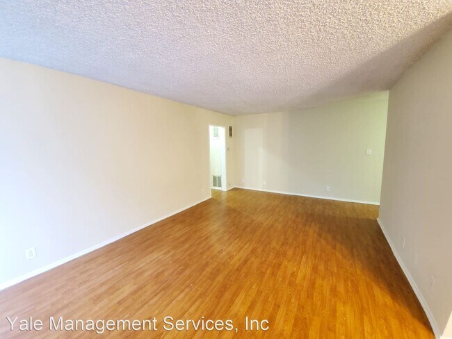 Building Photo - 14701 Rayen St