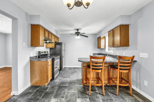 Building Photo - 912 Lyme Brook Ln