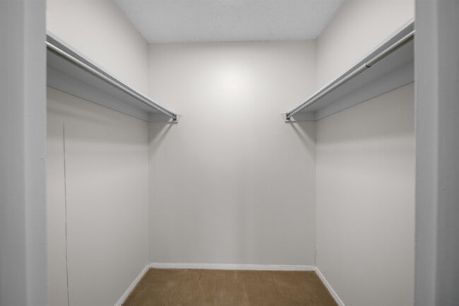 Building Photo - 300 Winston Dr