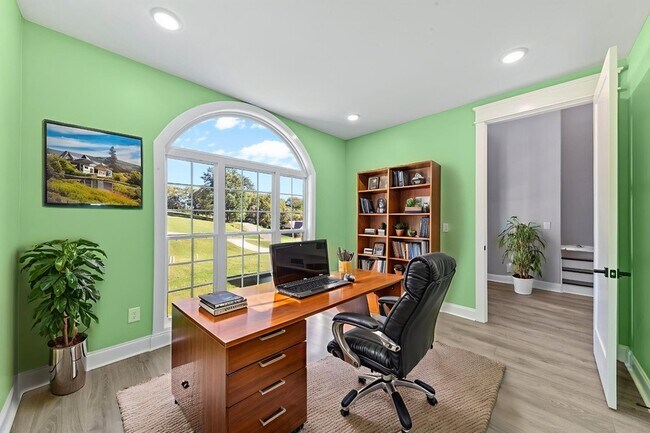 Building Photo - 601 Joyce Ave