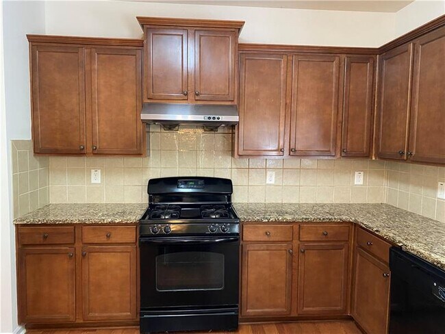 Building Photo - 3355 Earhart Way