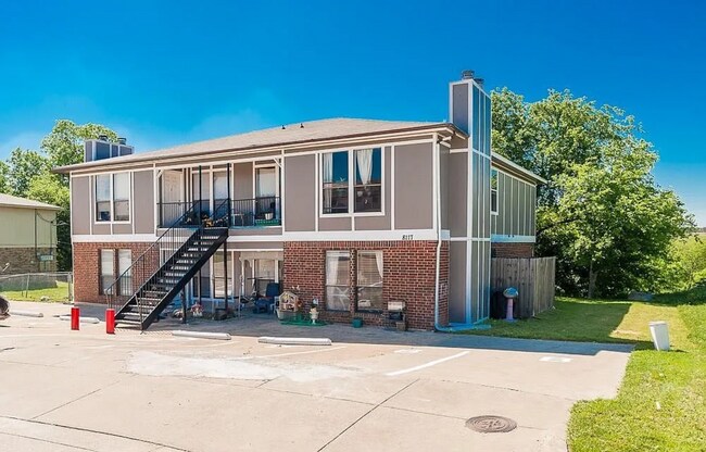 Building Photo - 8117 Foxfire Ln