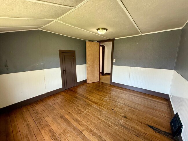 Building Photo - 3 Bed 1 Bath Single Family Home in Wausau ...