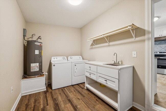 Building Photo - 2BR/1BA Home for Lease – Great Neighborhood