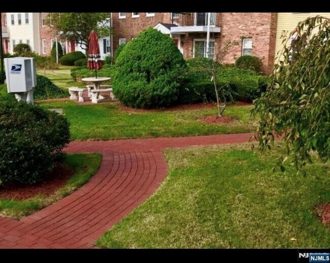 Building Photo - 1002 Unicorn Way