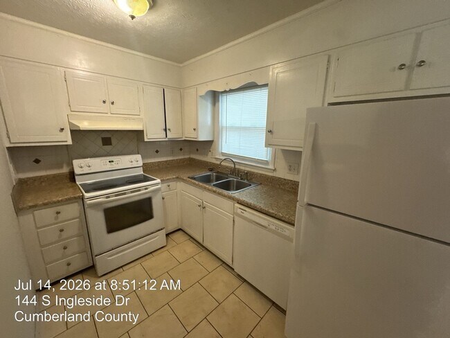 Building Photo - 144 S Ingleside Dr