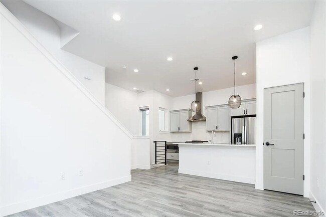 Building Photo - 3460 S Corona St