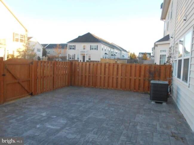 Building Photo - 202 London Downs Cir