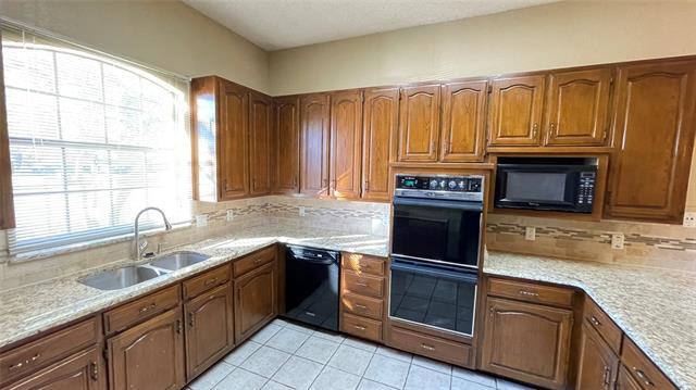 Building Photo - 2709 Serenade Ct