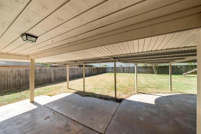 Building Photo - 12711 Shady Knoll Ln