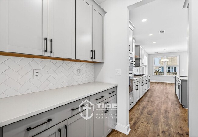 Building Photo - Comfort & Convenience in a Prime Location