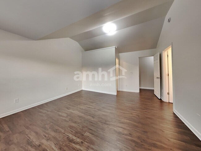 Building Photo - 367 Hidden Creek Ln