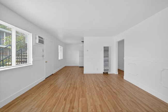 Building Photo - 2-Bedroom 1-Bath Gem- $1395/month!