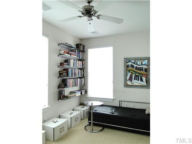 Building Photo - Chapel Hill / 2BR Southern Village Condo A...