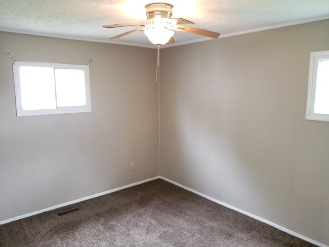Building Photo - Charming 3-Bedroom Ranch Home on Corner Lo...