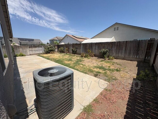 Building Photo - 2240 S Lebec St