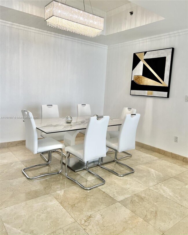 Building Photo - 15901 Collins Ave